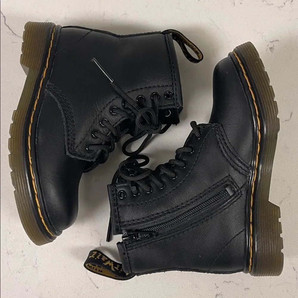 DR MARTEN TODDLER 1460 T SOFTY T LEATHER LACE UP BOOTS Size 7